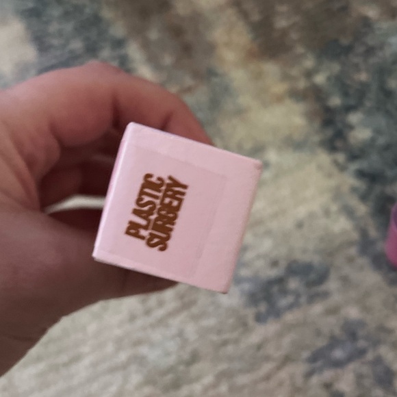 New lipstick - Picture 3 of 4